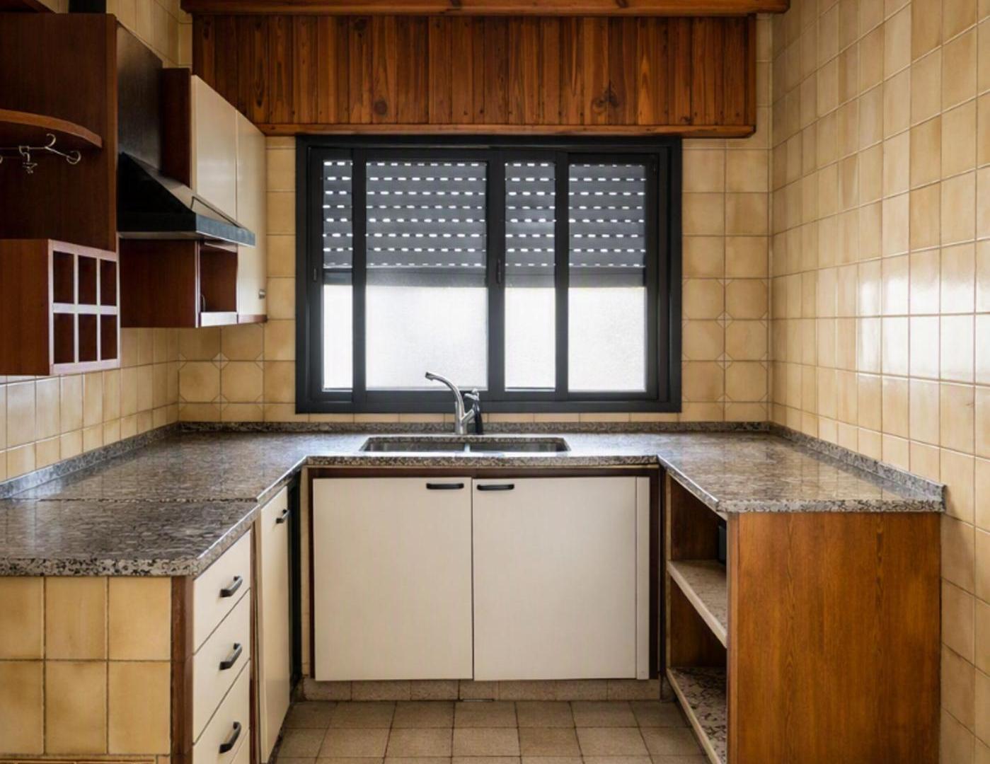 Foto de Venta Casa con Taller o deposito, imagen 1