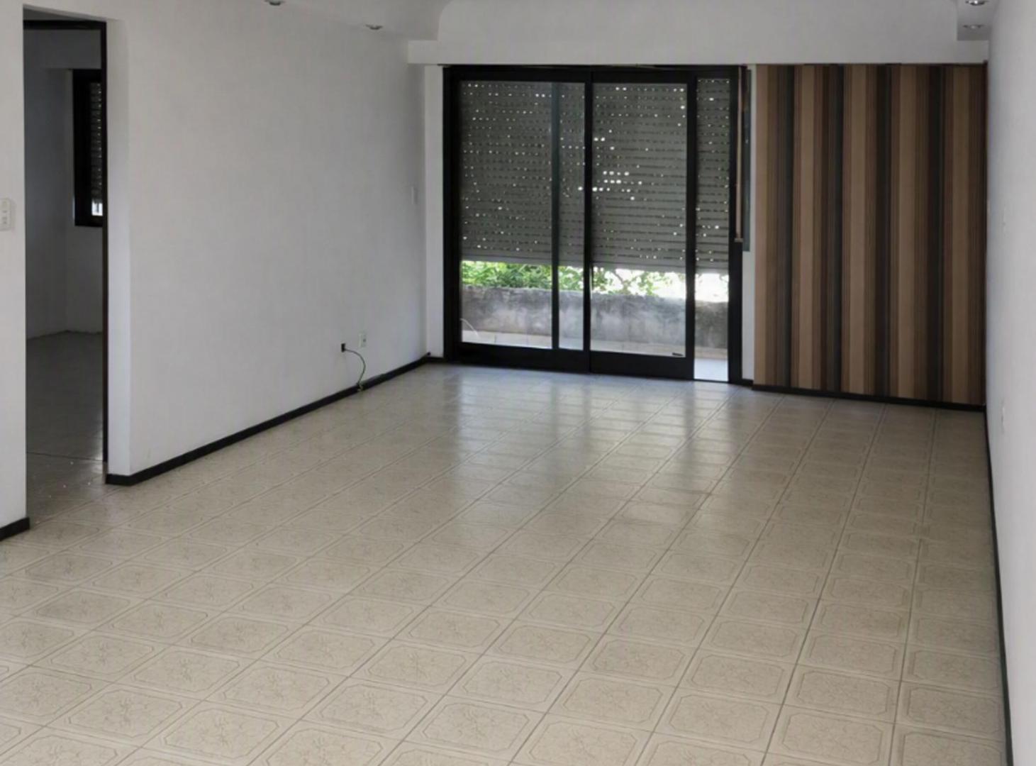 Foto de Venta Casa con Taller o deposito, imagen 2