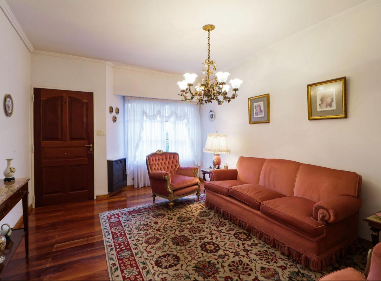 Foto de VENTA OLIVOS TRIPLEX 5 AMB 2 BAÑOS JARDIN PARRILLA, imagen 4