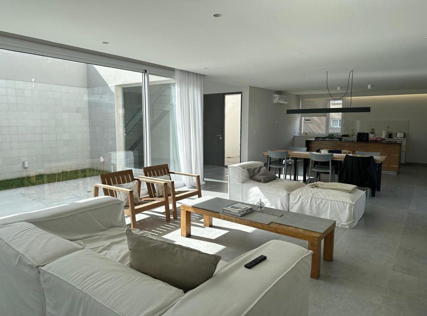 Foto de Exclusiva casa de diseño en venta | La Peregrina, imagen 3