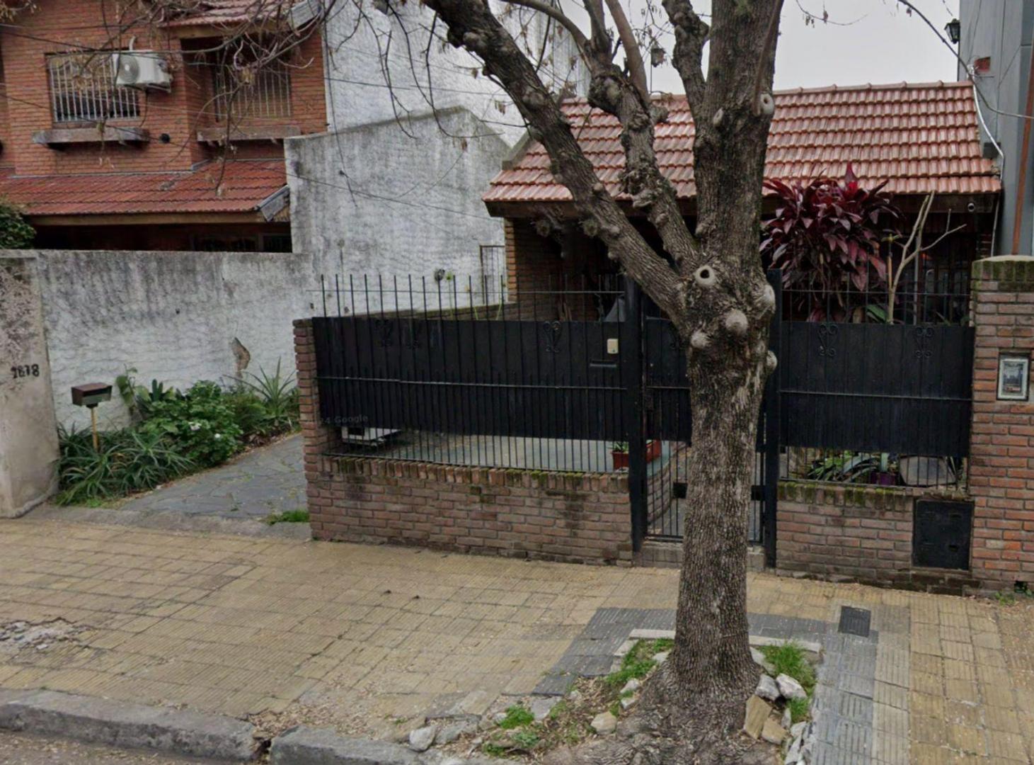 Foto de VENTA LOTE 9,52x29,80m ideal Desarrollo en Olivos, imagen 2