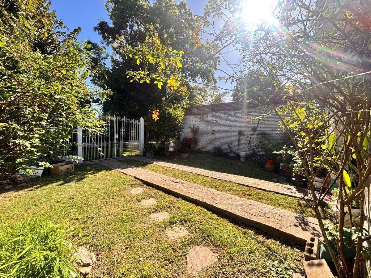 Foto de Venta casa con parque y pileta, imagen 1