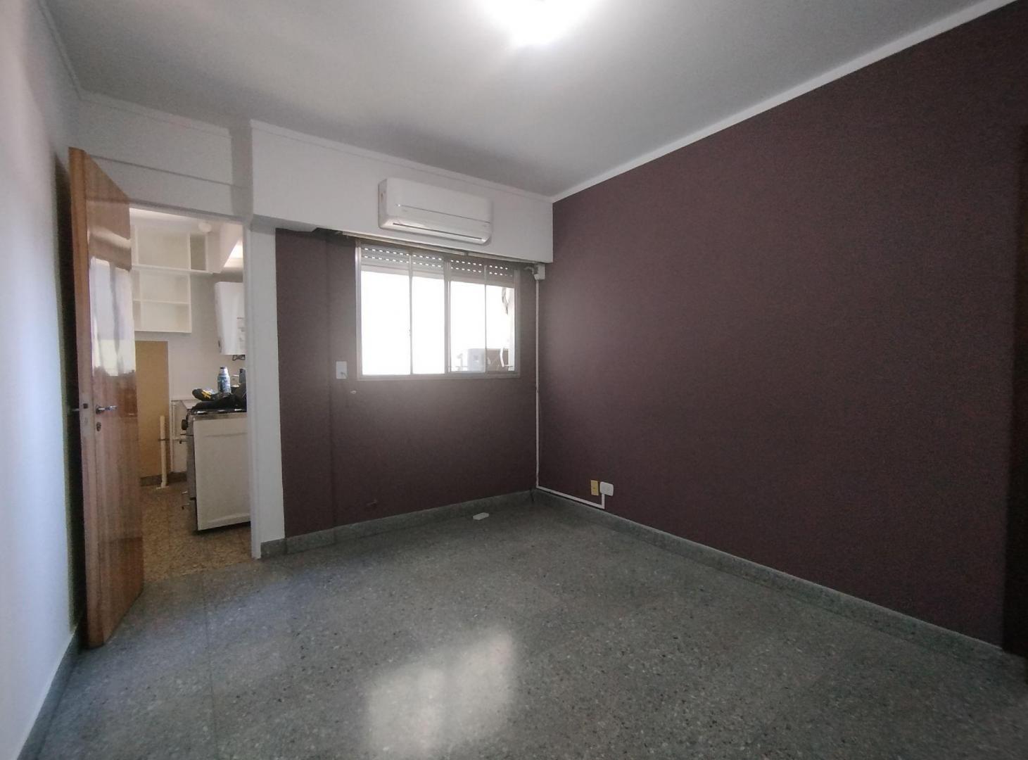 Foto de VENDE DEPARTAMENTO 3 AMBIENTES SAN TELMO C/BAULERA, imagen 2