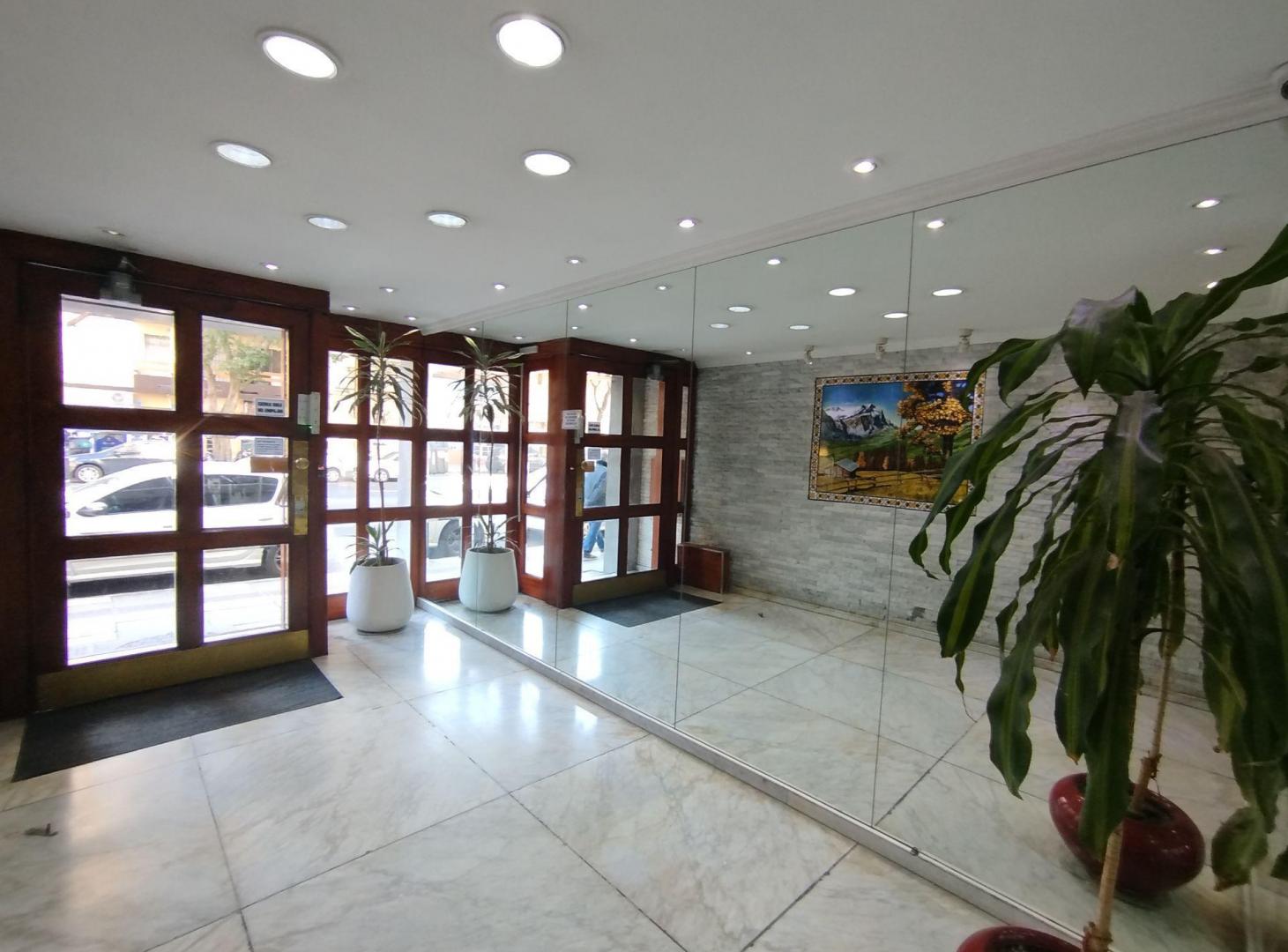 Foto de VENDE DEPARTAMENTO 3 AMBIENTES SAN TELMO C/BAULERA, imagen 1