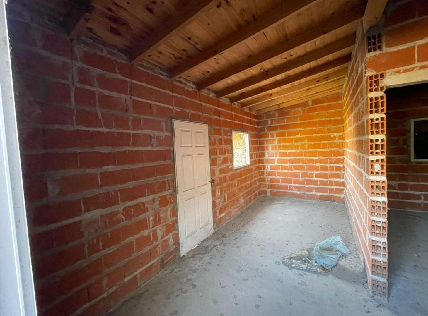 Foto de VENTA LOTE, CASA EN CONSTRUC. ACEPTA PERMUTA GARIN, imagen 2