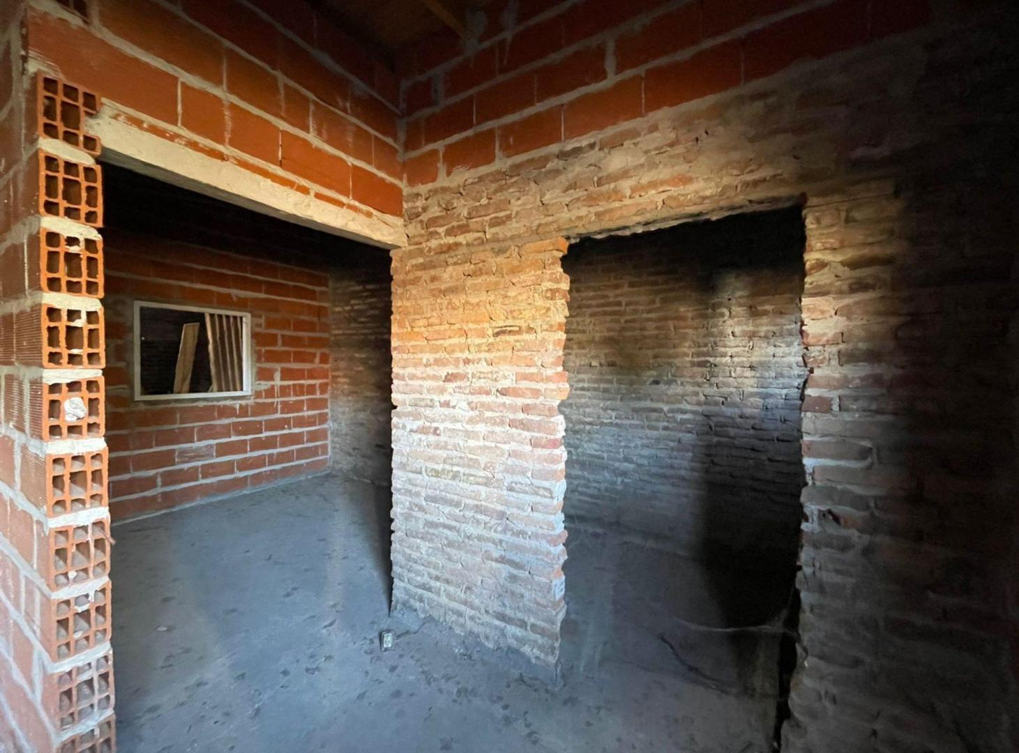 Foto de VENTA LOTE, CASA EN CONSTRUC. ACEPTA PERMUTA GARIN, imagen 3