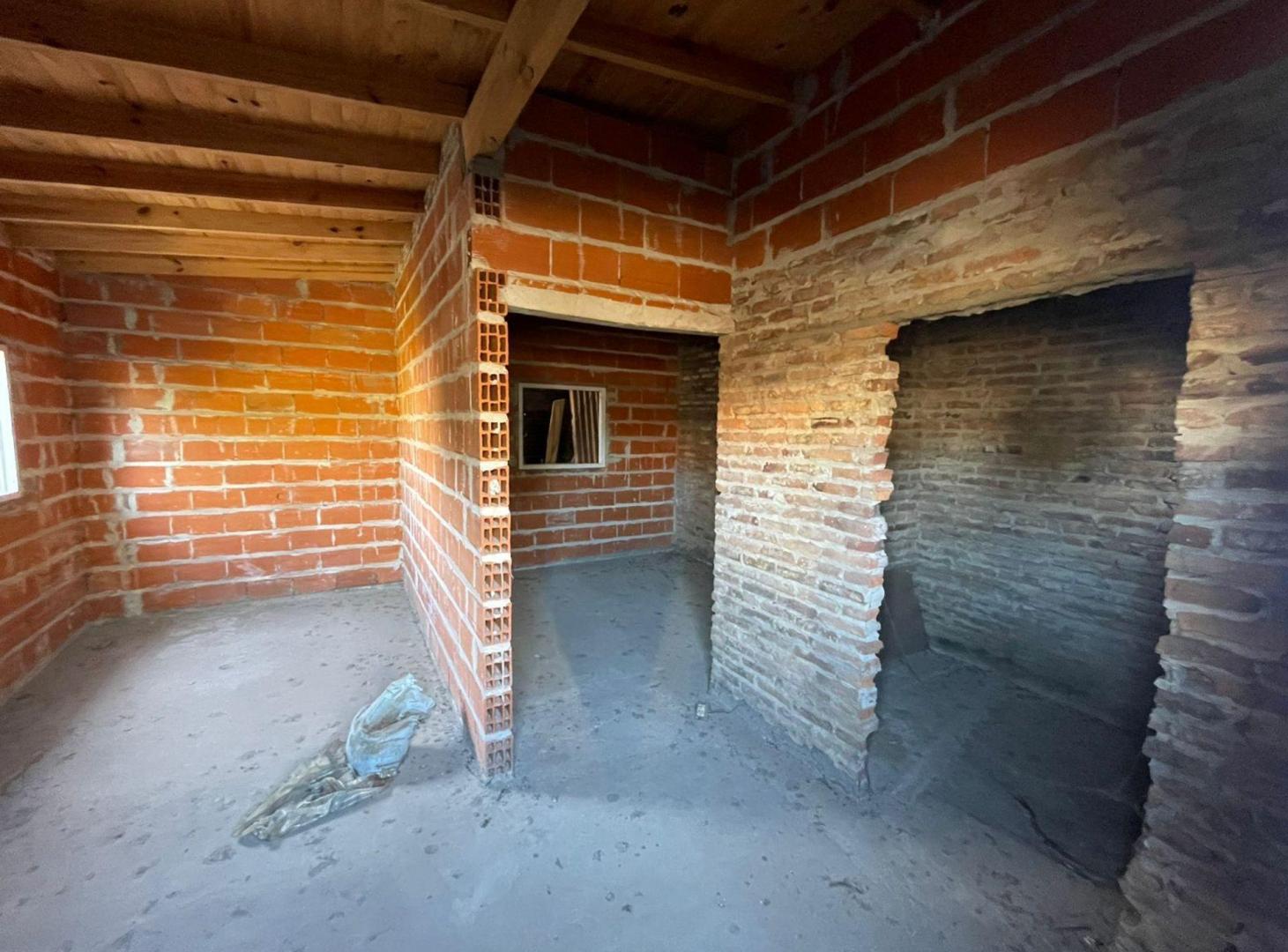 Foto de VENTA LOTE, CASA EN CONSTRUC. ACEPTA PERMUTA GARIN, imagen 3