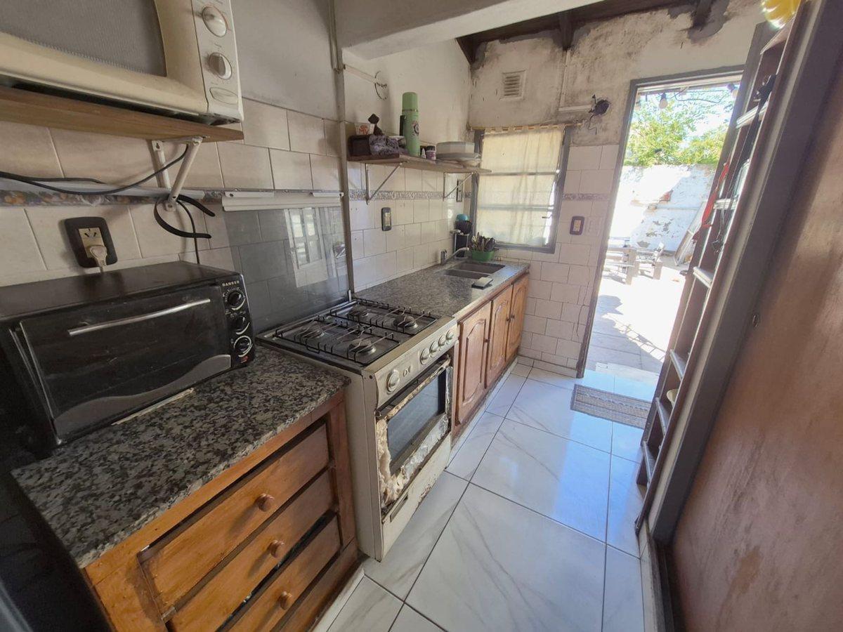 Foto de VENTA CASA 3 AMBIENTES ITUZAINGO CON GRAN TERRENO, imagen 4