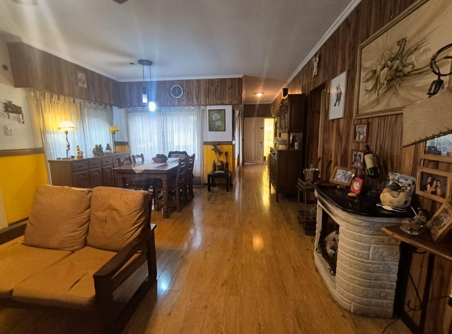 Foto de VENTA CASA 4 AMB. + DEPTO 2 AMB. EN LINIERS, imagen 4
