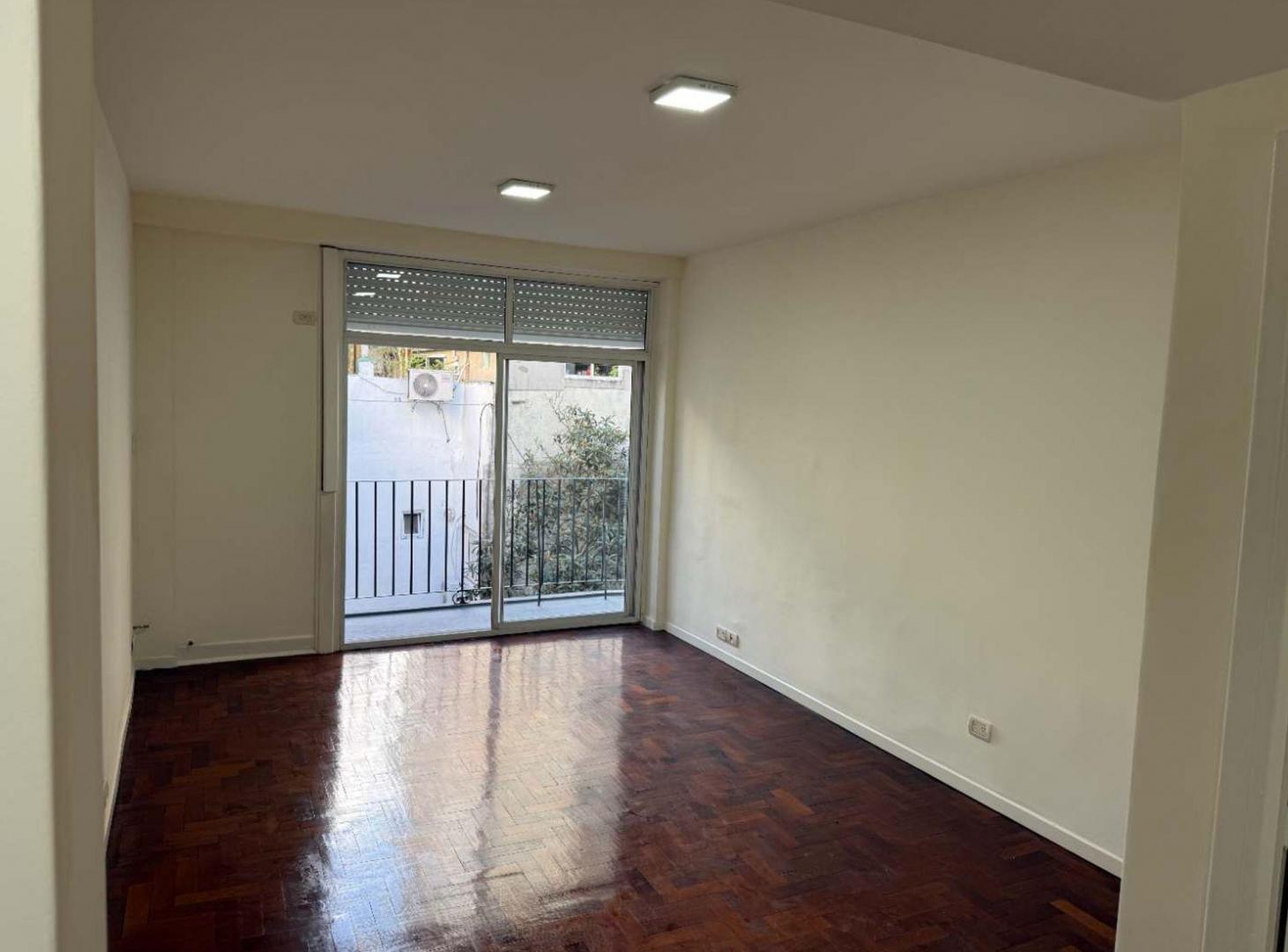 Foto de Venta Balvanera 3 Ambientes con Balcón Corrido, imagen 1