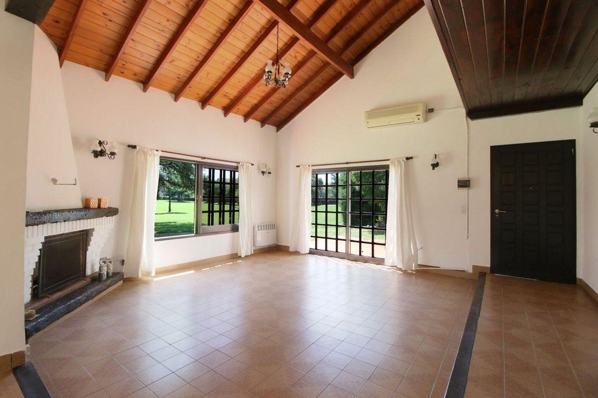 Foto de OPORTUNIDAD !Casa 220 mts al GOLF COUNTRY ARANJUEZ, imagen 4