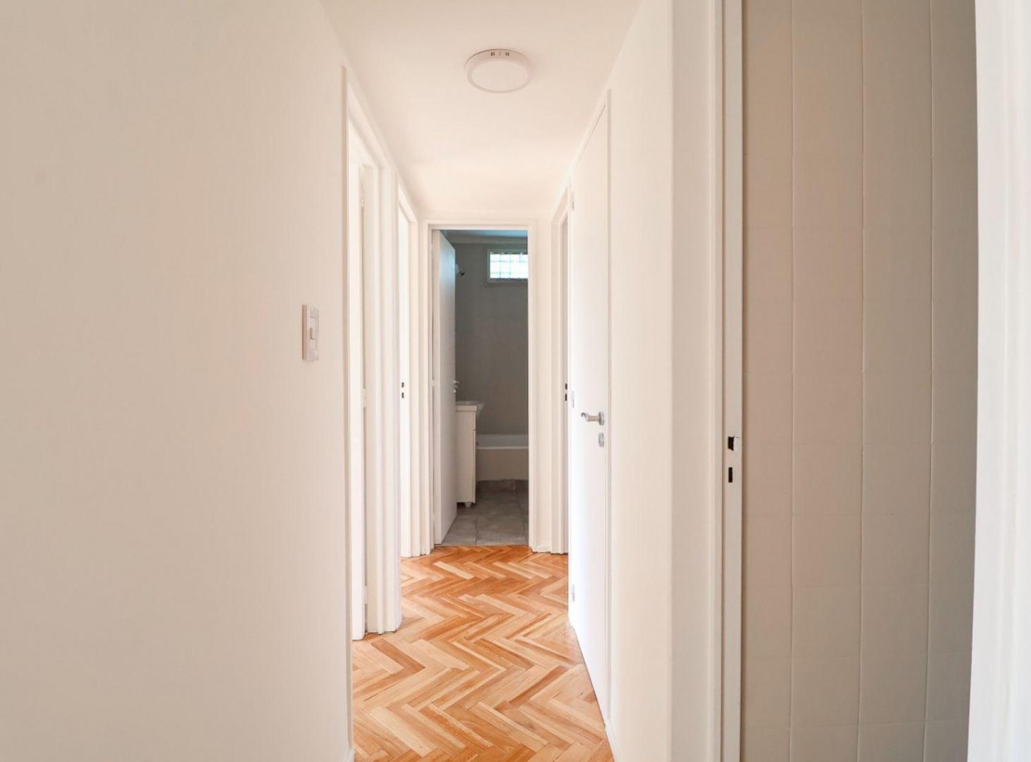 Foto de Venta Depto 4 amb Balcon Cochera Parque Chacabuco, imagen 3