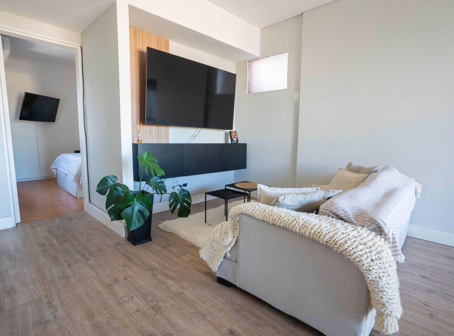 Foto de VENTA DEPARTAMENTO LANUS 2 AMB CON COCHERA, imagen 3