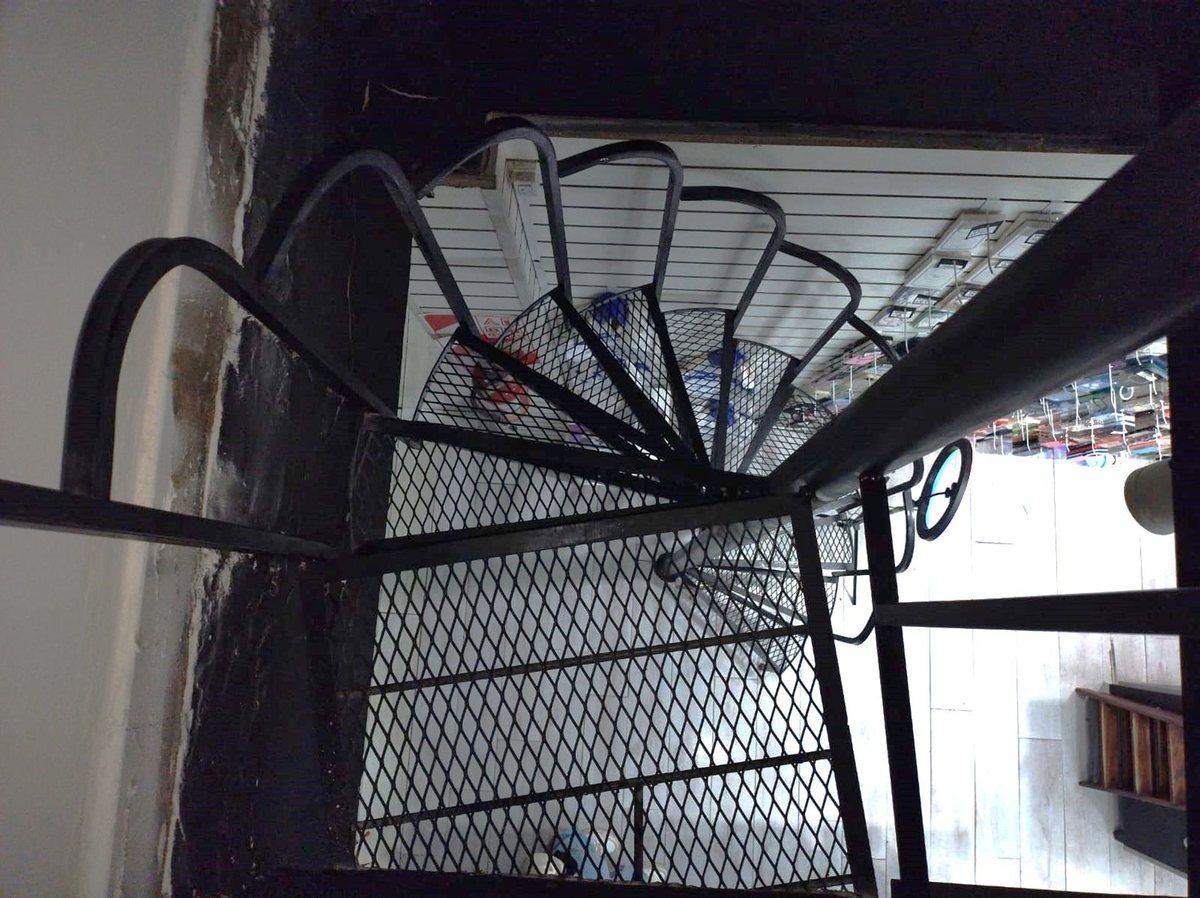 Foto de VENTA LOCAL COMERCIAL-2 PISOS-OPORTUNIDAD UNICA, imagen 2