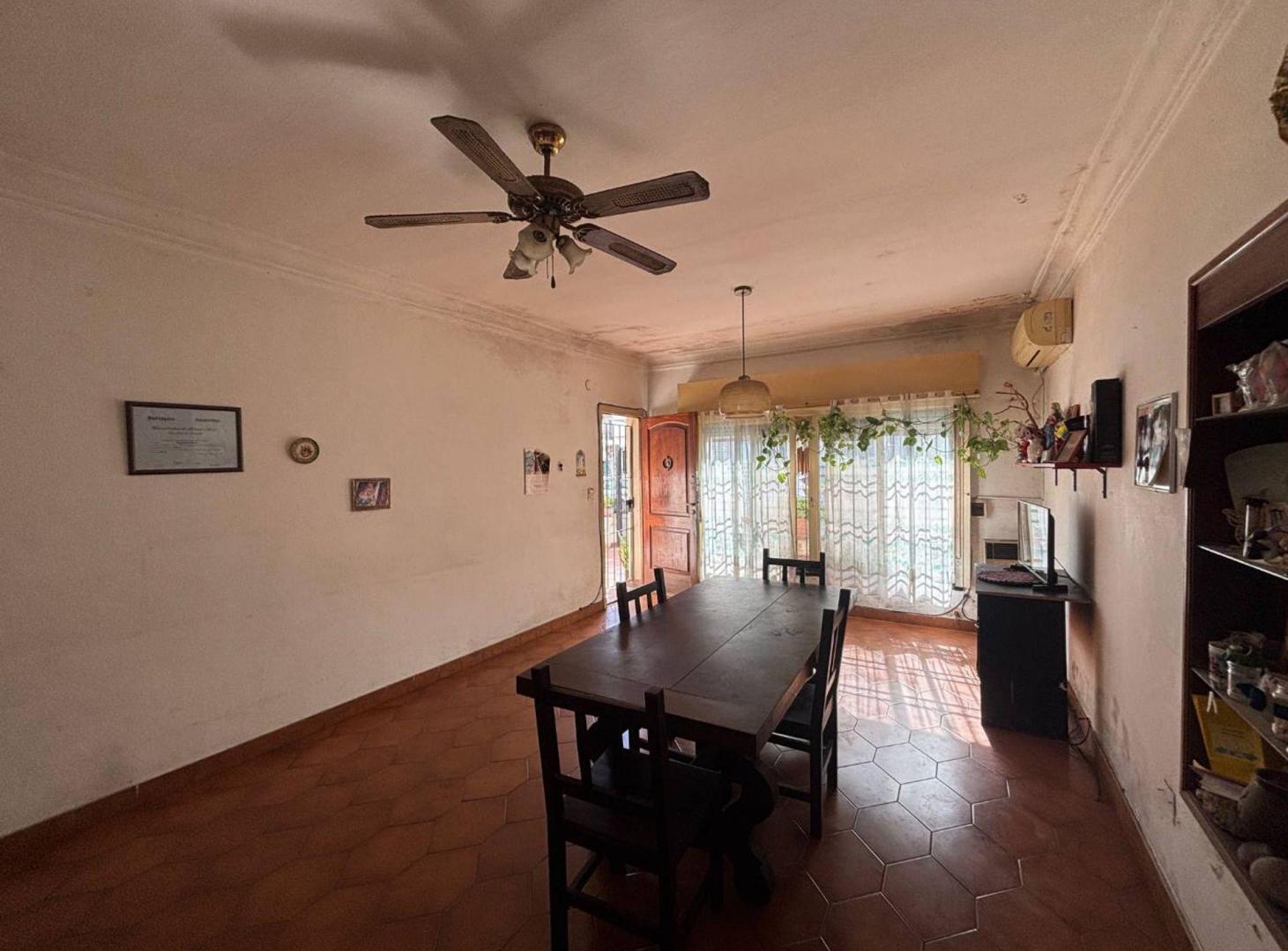 Foto de VENTA CASA BOULOGNE MULTIFAMILIAR 4 AMB COCHERA, imagen 2