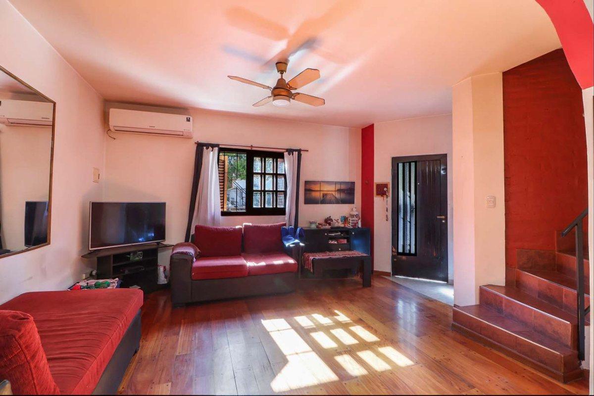 Foto de VENTA CASA 3 AMBIENTES CON COCHERA EN MONTE CASTRO, imagen 3