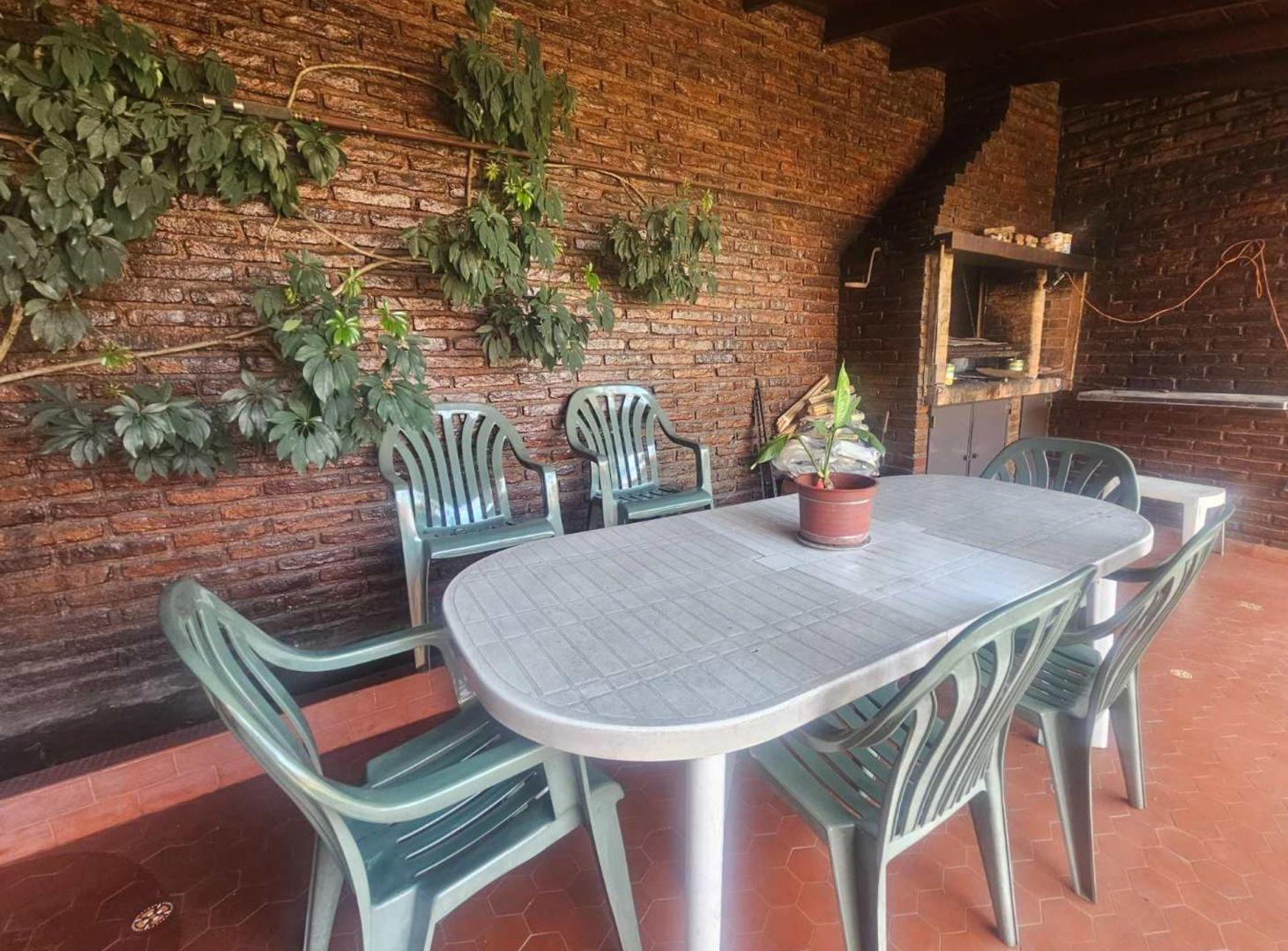Foto de Venta casa 6 amb jardín parrilla Vicente Lopez, imagen 4