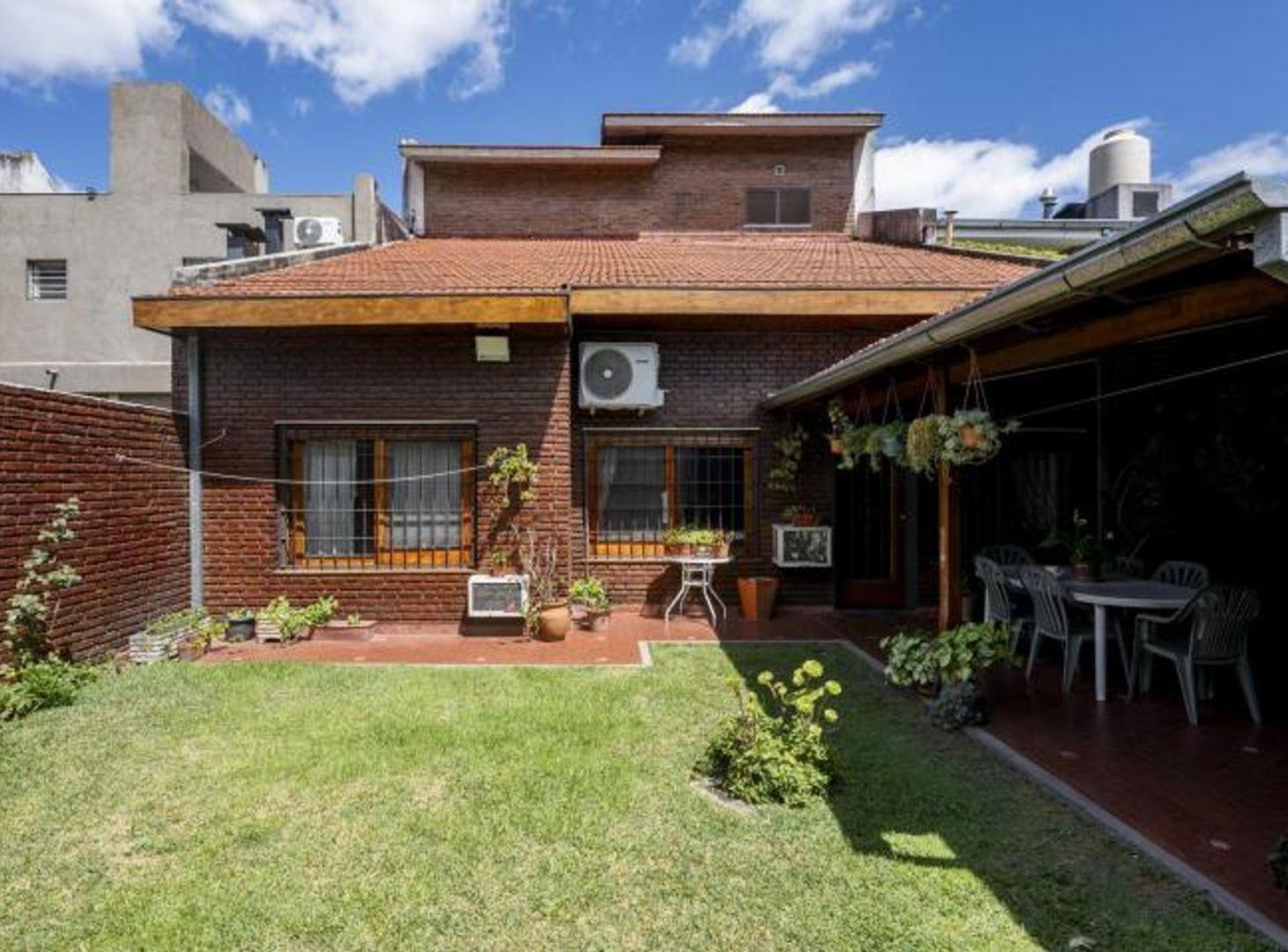 Foto de Venta casa 6 amb jardín parrilla Vicente Lopez, imagen 1