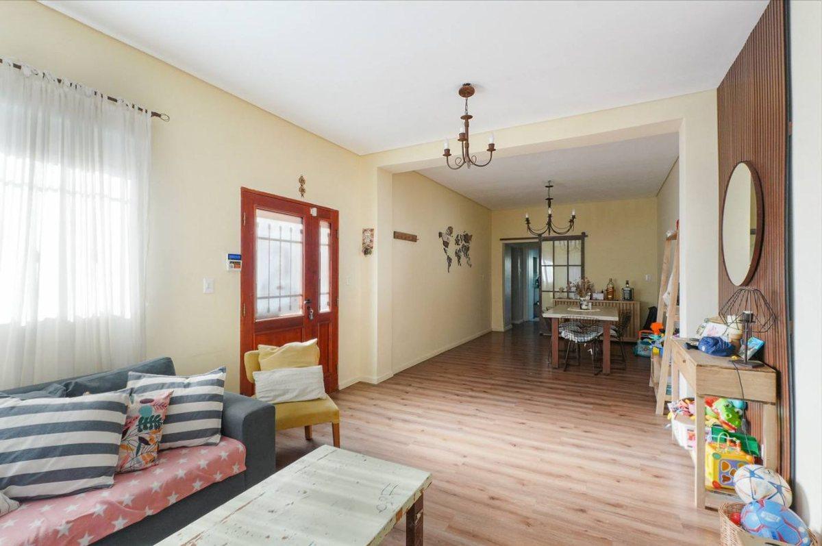 Foto de Venta Casa 5 Amb Munro a Nueva con Pileta y Parque, imagen 1