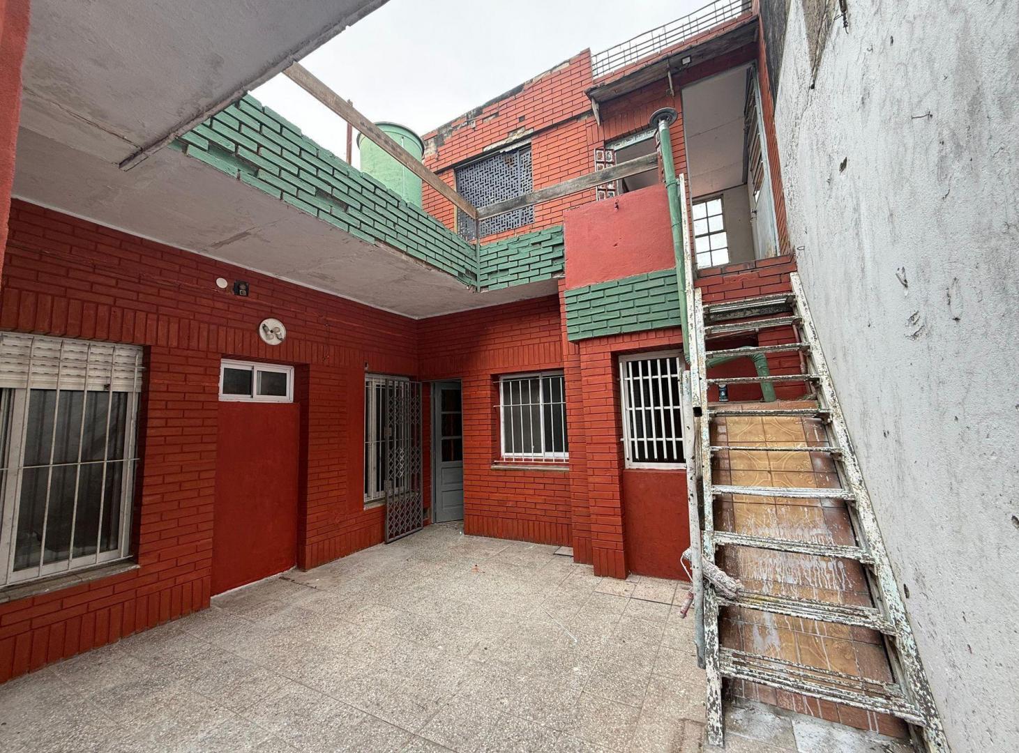 Foto de PH EN VENTA 4 AMB CON PATIO Y TERRAZA, imagen 1