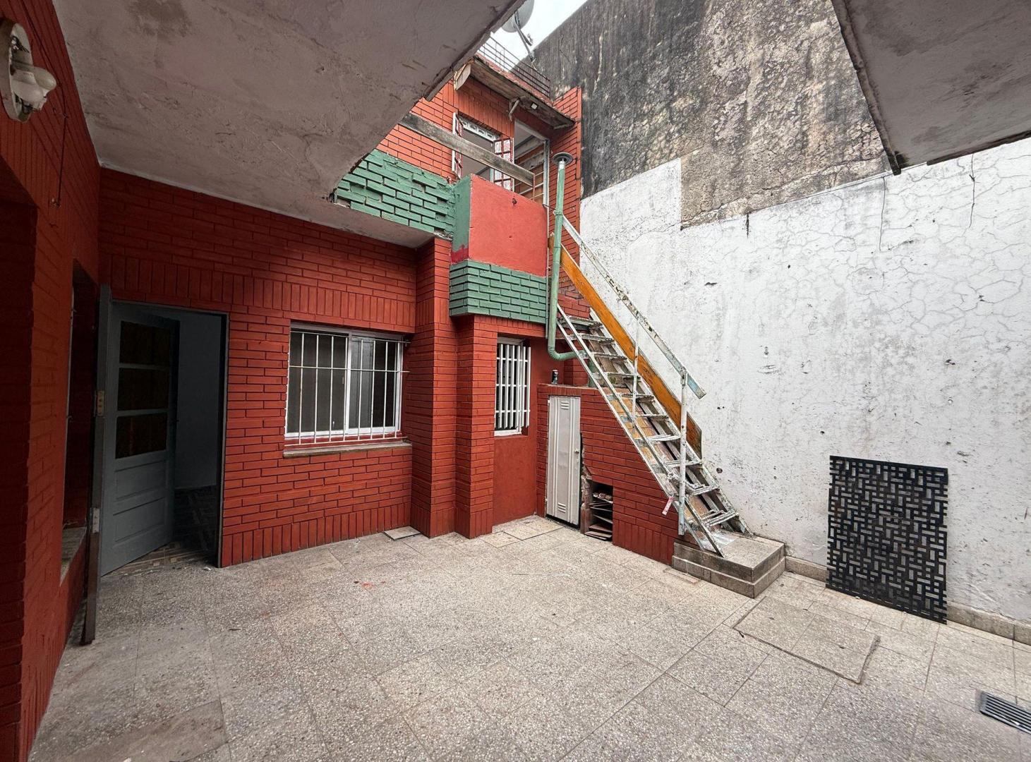 Foto de PH EN VENTA 4 AMB CON PATIO Y TERRAZA, imagen 4
