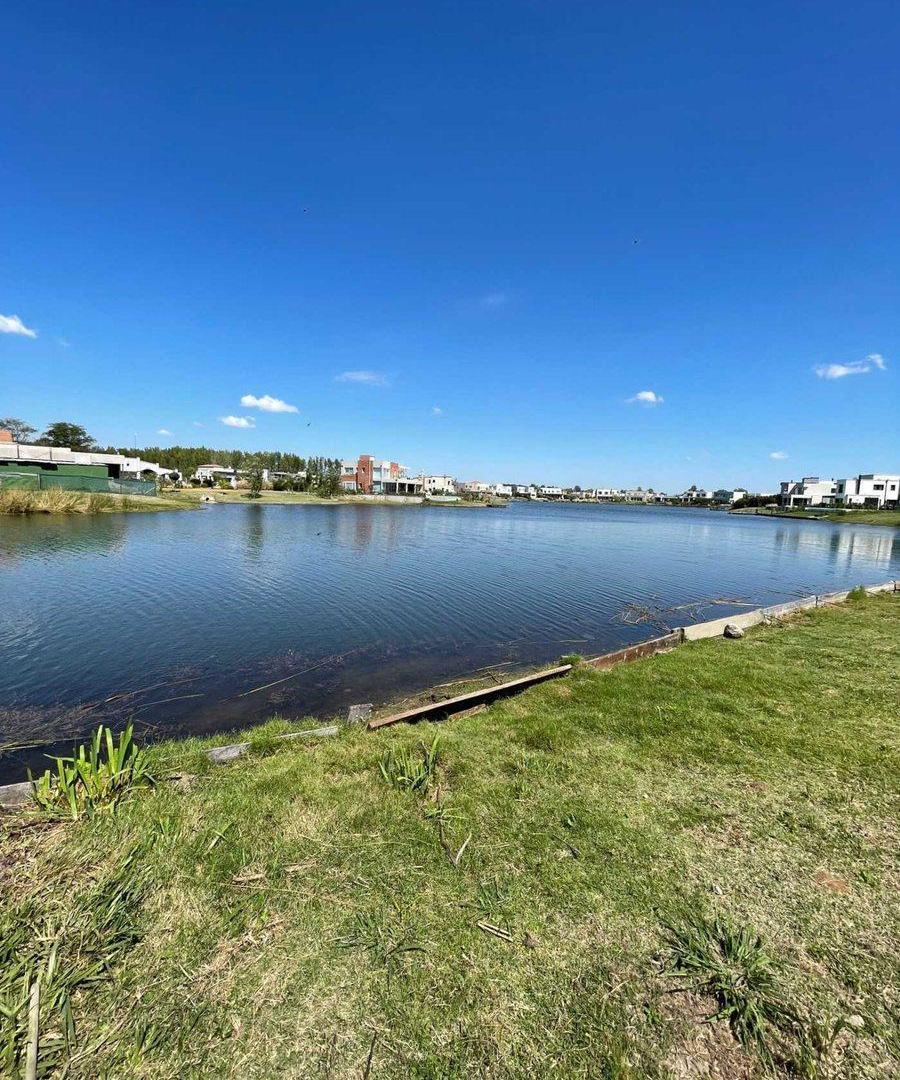 Foto de VENTA LOTE A LA LAGUNA EN SANTA ANA OPORTUNIDAD!!!, imagen 1