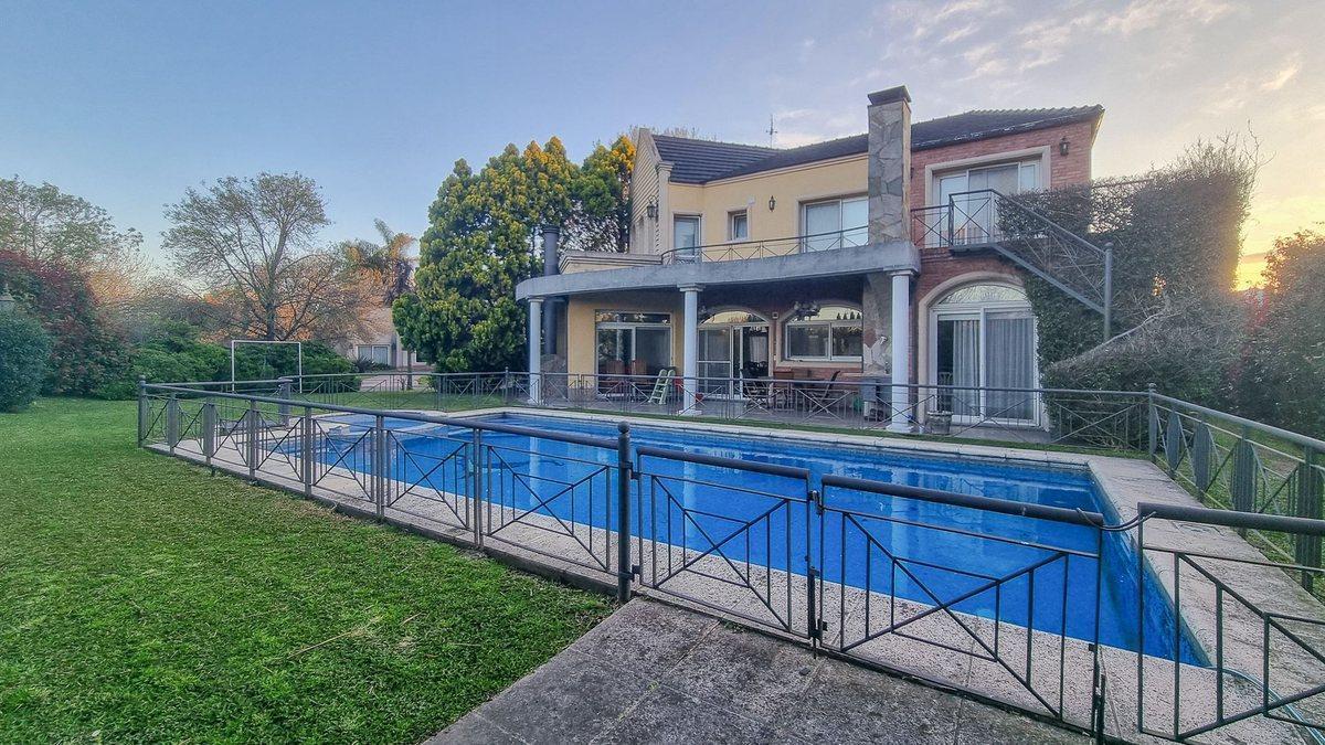 Foto de Venta – Casa de 6 ambientes en Ayres de Pilar, imagen 3