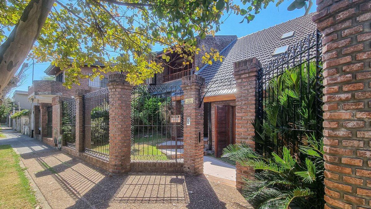 Foto de VENTA CASA 3 DORMIT PILETA JARDIN DON TORCUATO, imagen 3