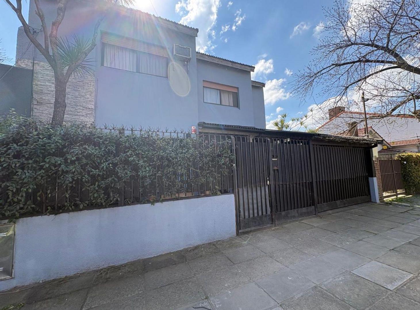 Foto de VENTA CASA OLIVOS GOLF CON COCHERA VICENTE LOPEZ, imagen 2