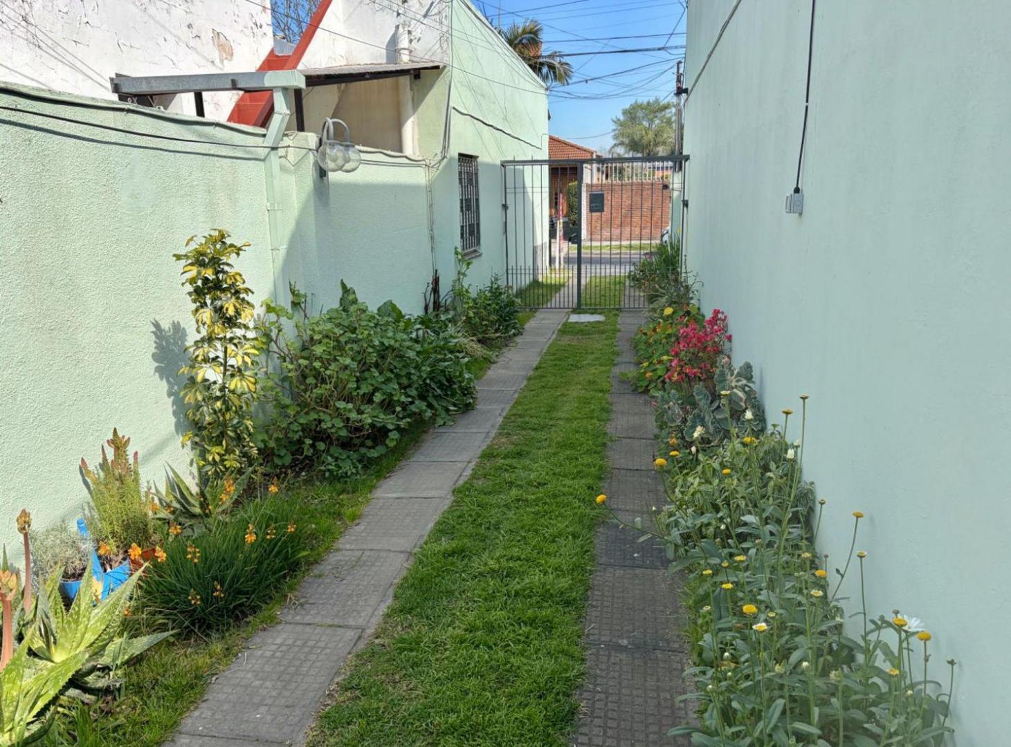 Foto de PH 3 Ambientes RECICLADO - Espacio guardacoche, imagen 3