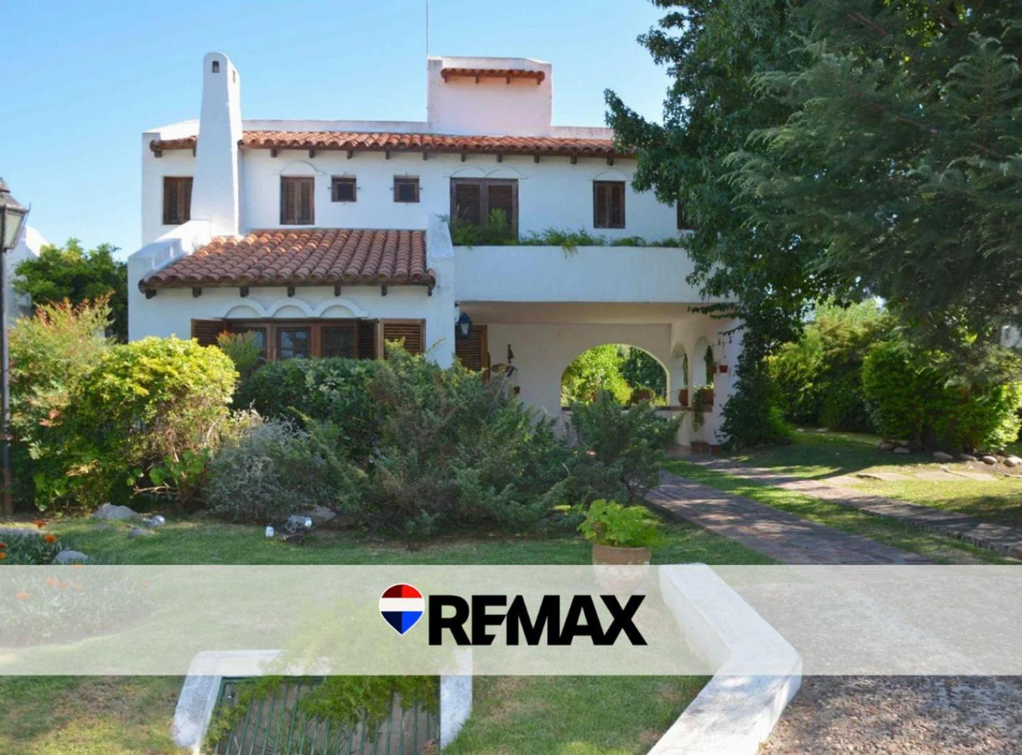 Foto de VENTA Casa 4 dormit + Playroom Country ARANJUEZ !!, imagen 1
