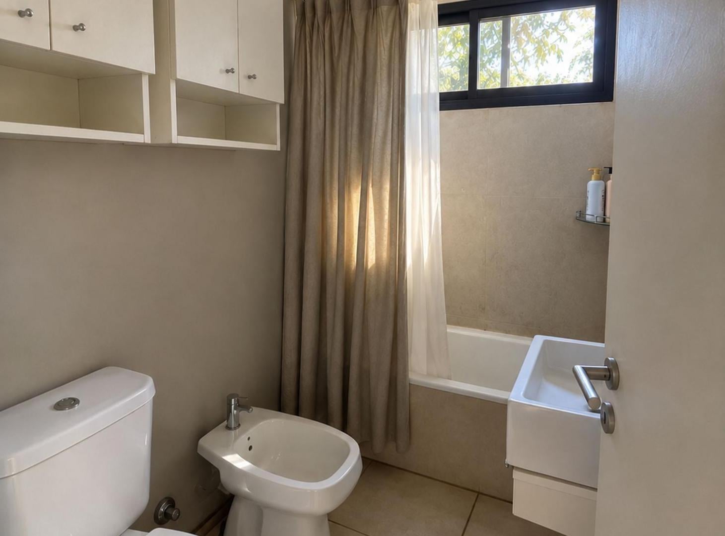Foto de VENTA DPTO 2 AMB. COCHERA PARRILLA PILETA PILAR, imagen 2
