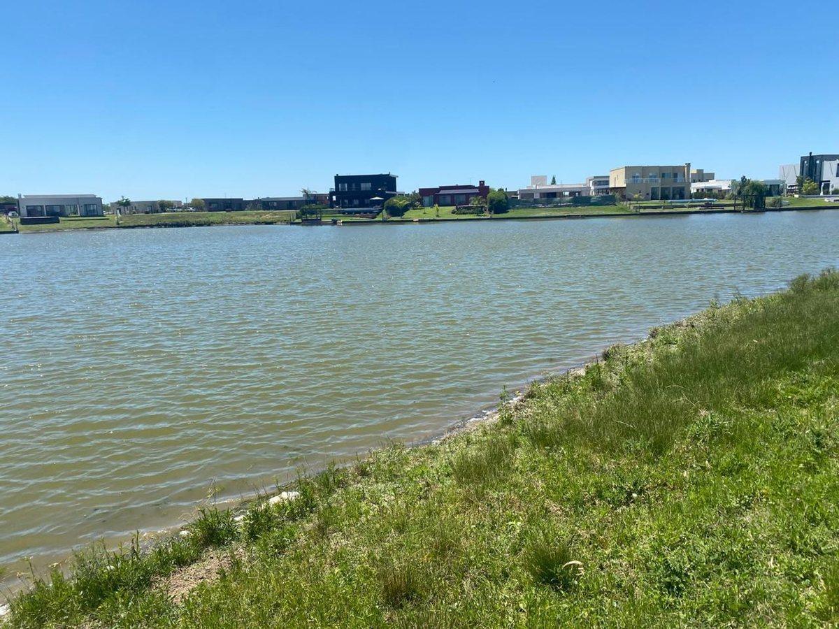 Foto de VENTA LOTE A LA LAGUNA EN BARRIO SAN SEBASTIÁN, imagen 1