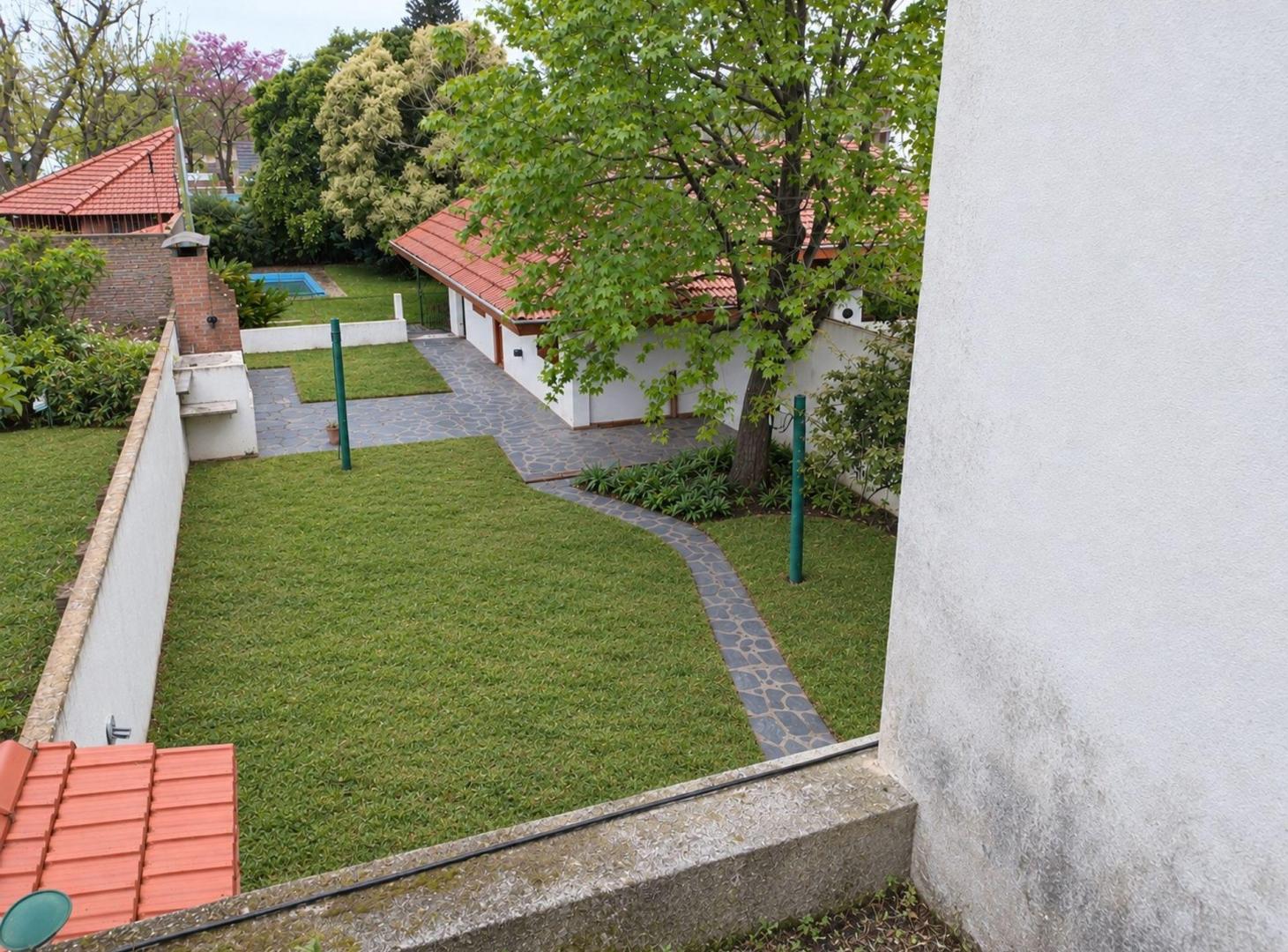 Foto de VENTA CASA-3 PISOS-JARDIN-QUINCHO-PARRILLA-PILETA, imagen 5