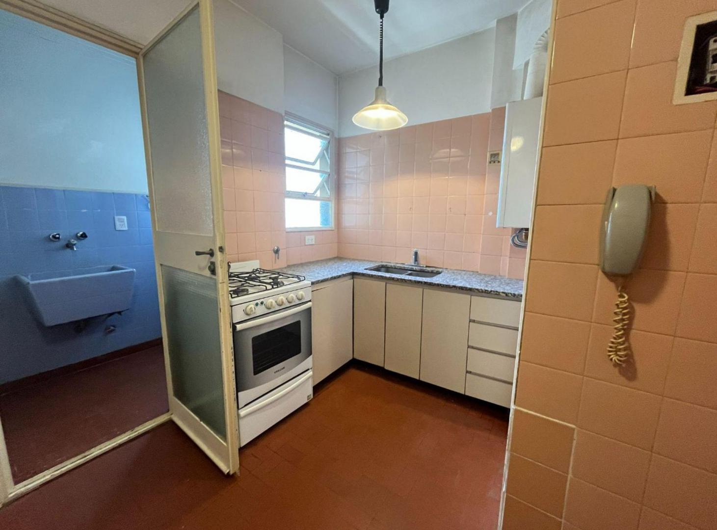 Foto de Venta Depto 2 amb -Balcón-Lav.- Villa de Parque, imagen 4