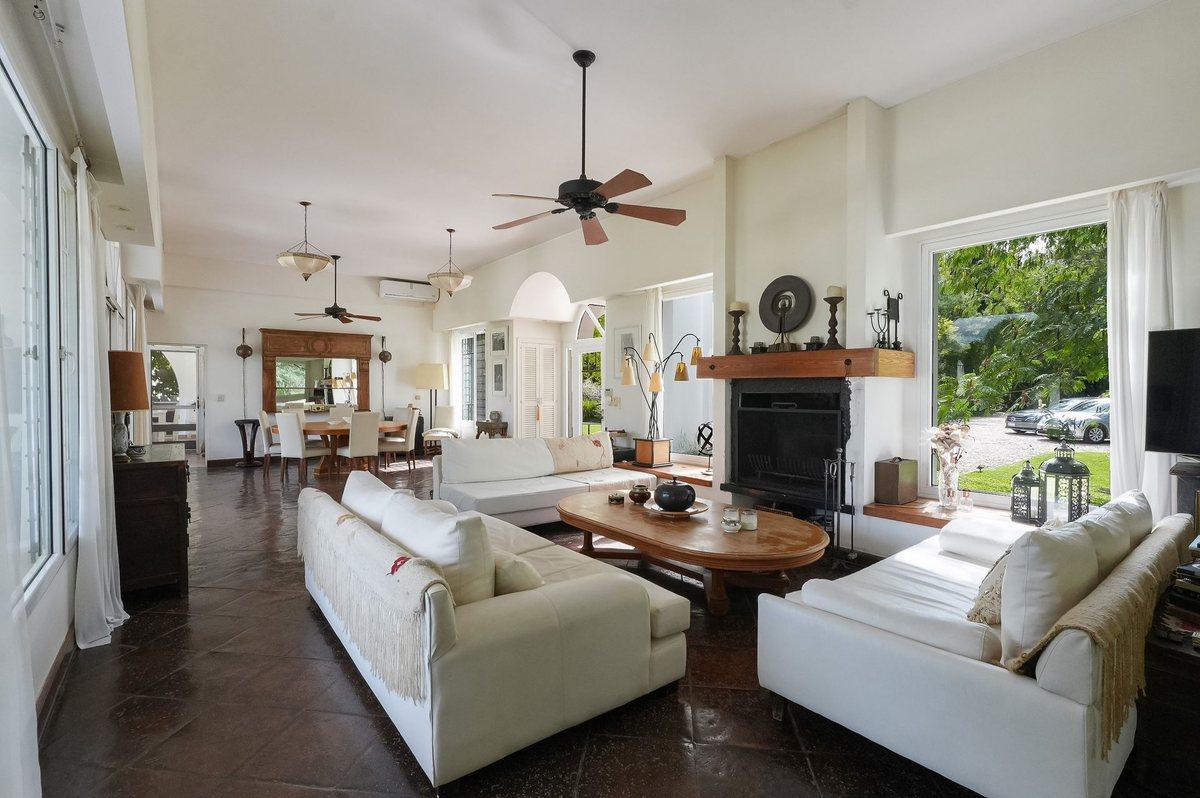 Foto de Vende Casa de Campo con gran parque (CamposdeRoca), imagen 4