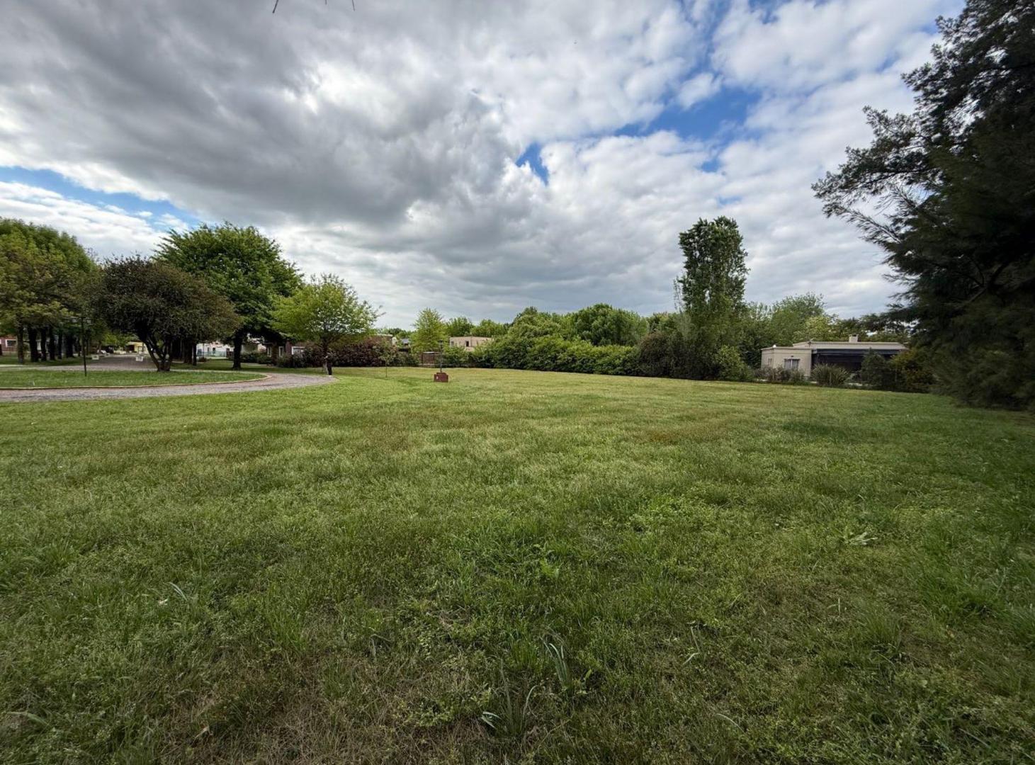 Foto de LOTE EN VENTA 990m2 BARRIO CERRADO TRISTAN SUAREZ, imagen 5