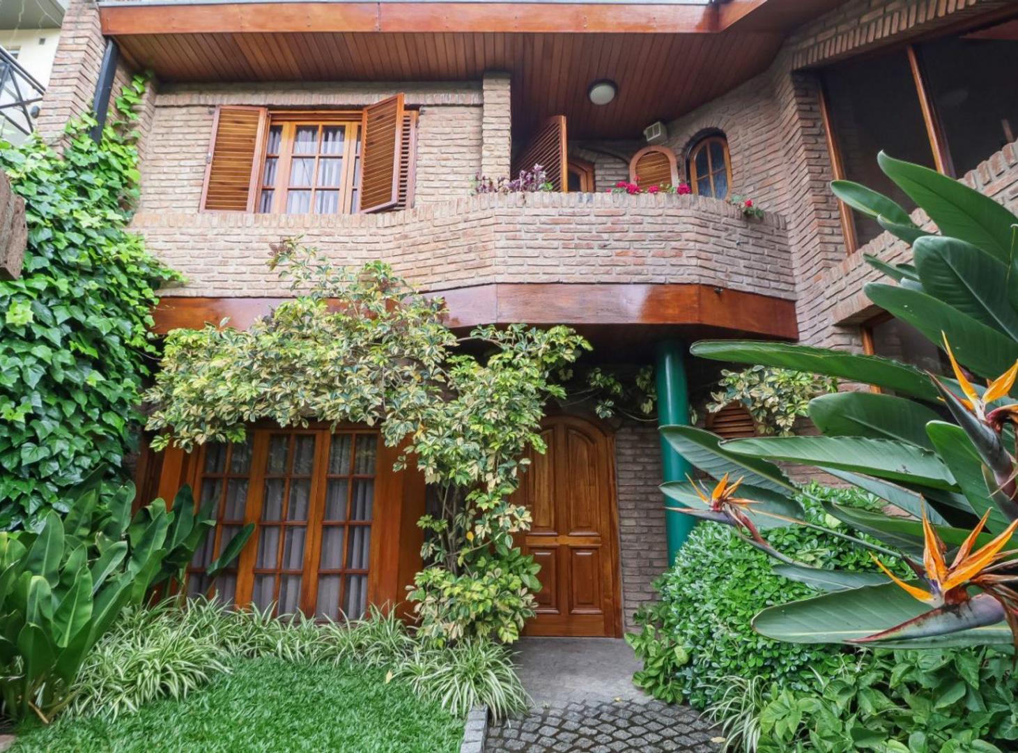 Foto de VENTA CASA 5 AMBIENTES COCHERAS HAEDO APTA CREDITO, imagen 2