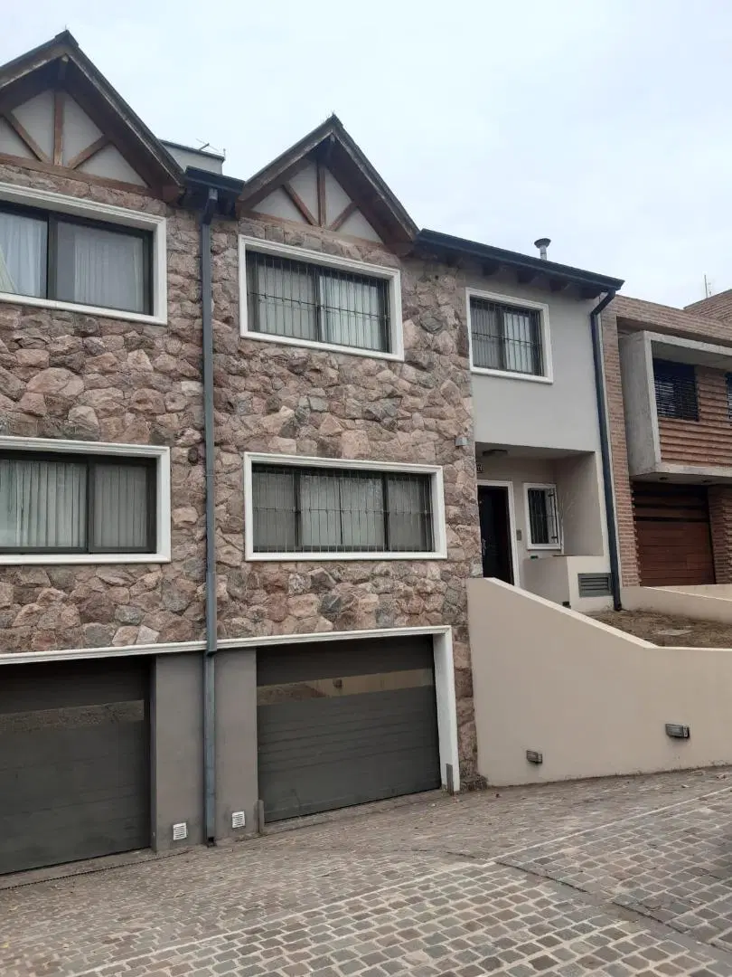 DUPLEX EN ALQUILER 3 DORM Bº JARDINES DEL JOCKEY 3