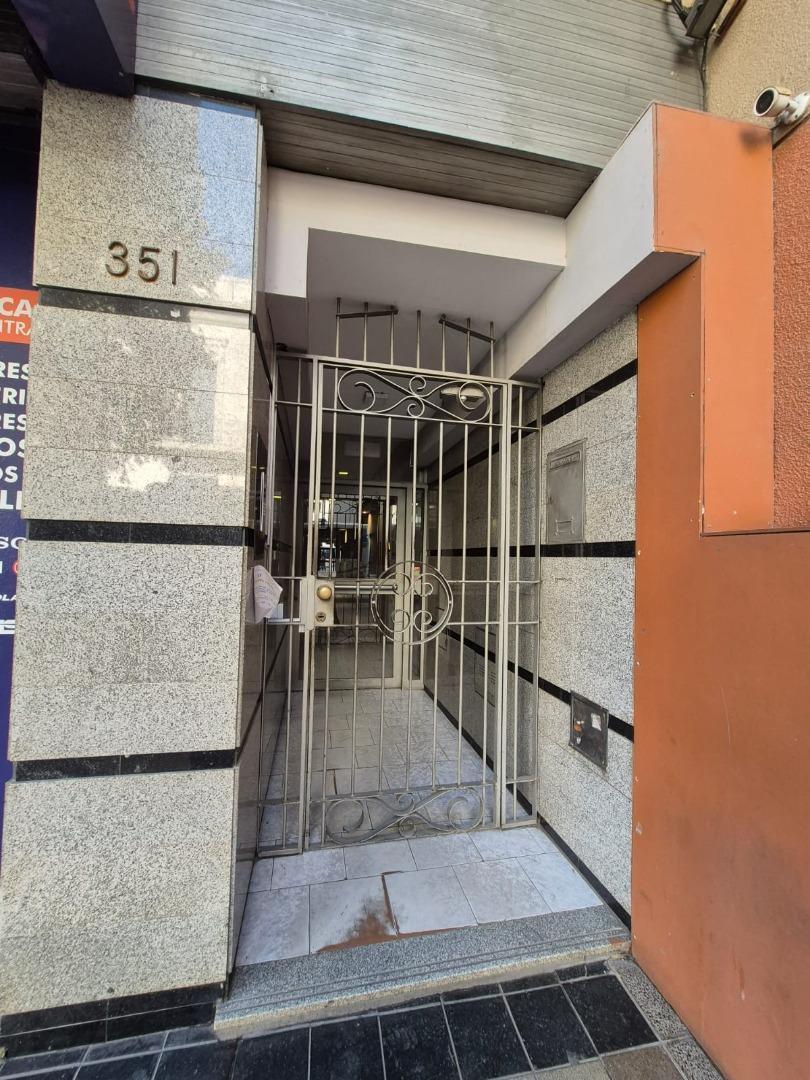 Foto de alquiler depto 2 dorm zona centro! sin amoblar, imagen 1