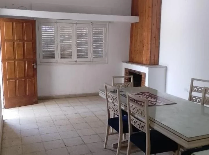 Se alquila casa tipo chalet en esquina – Barrio Bajo Palermo

Ubicado en Javier 5