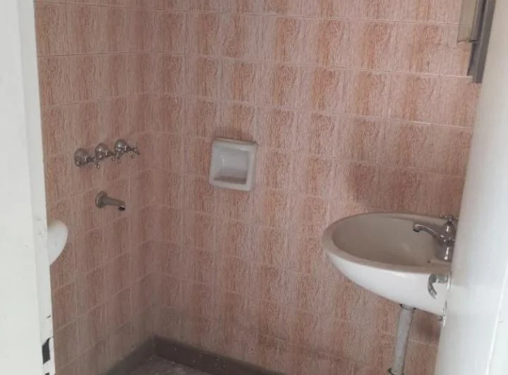 Se alquila casa tipo chalet en esquina – Barrio Bajo Palermo

Ubicado en Javier 4