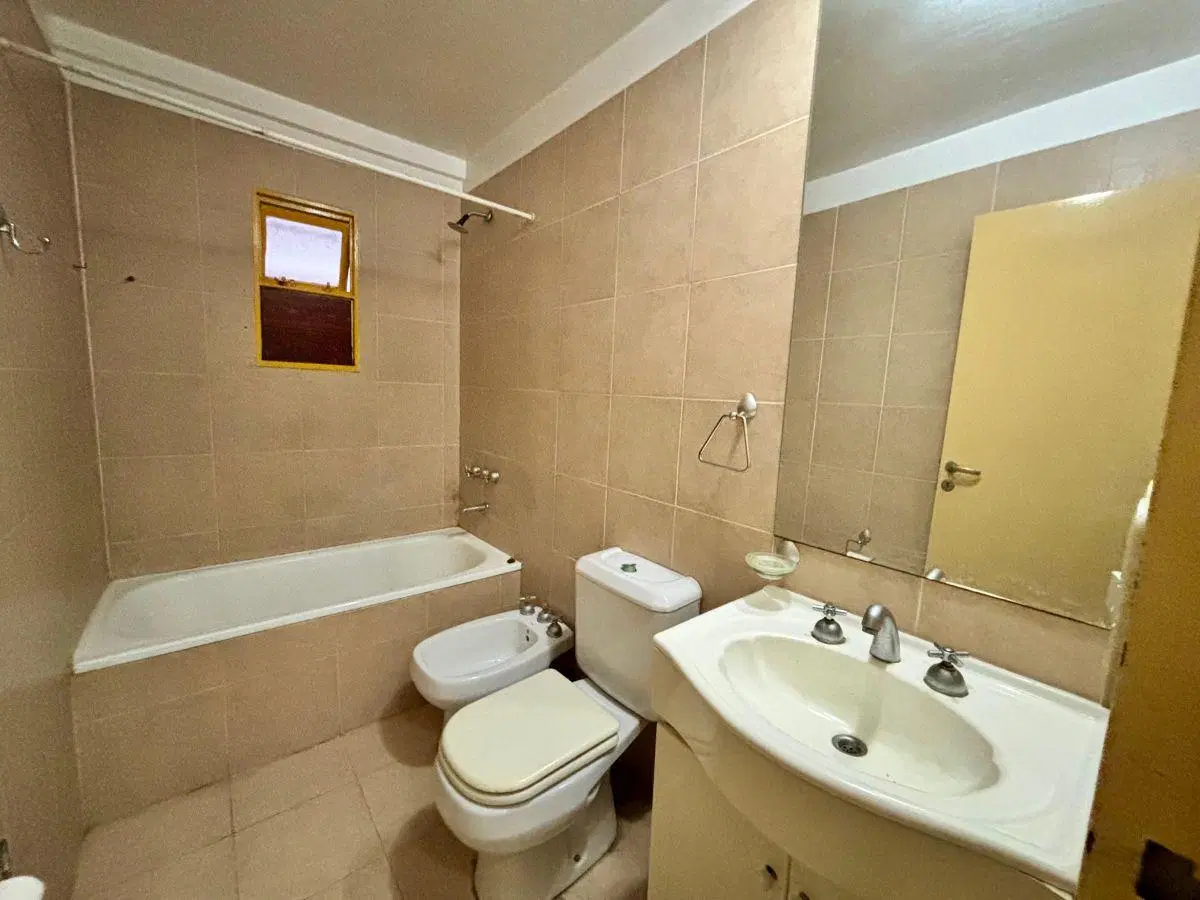 Excelente y luminoso 2 ambientes suite con vestidor y toilette 1