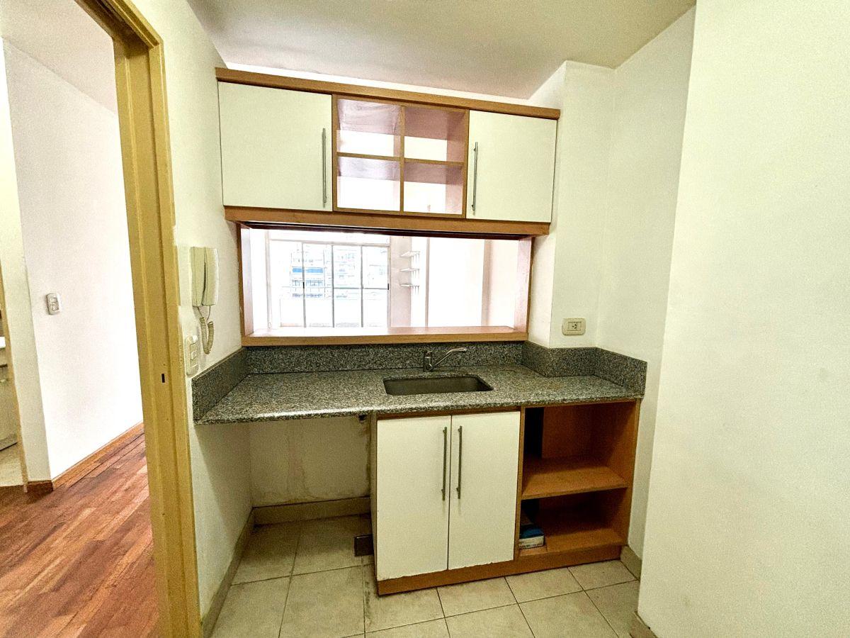 Foto de Excelente y luminoso 2 ambientes suite con vestidor y toilette, imagen 5