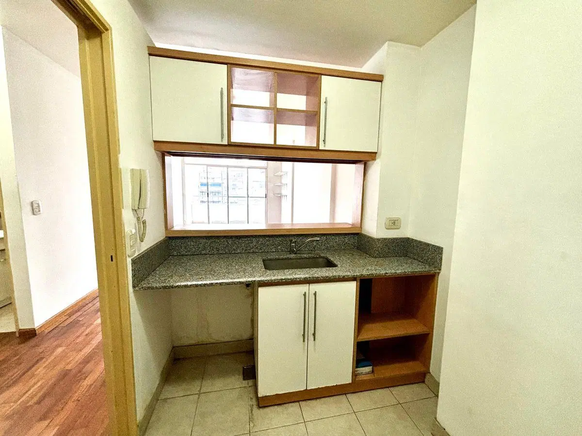 Excelente y luminoso 2 ambientes suite con vestidor y toilette 4