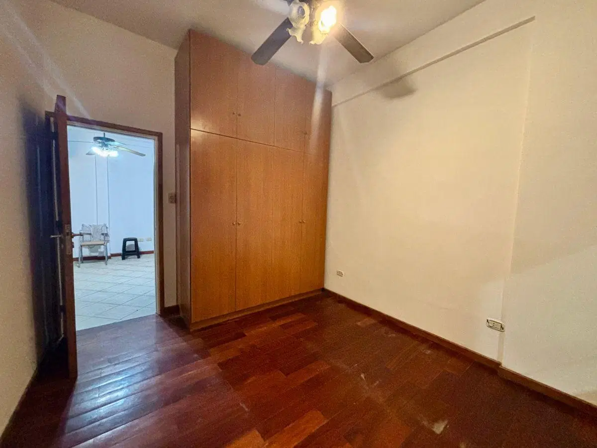 Oportunidad 3 ambientes al frente a mts de Av. Corrientes 2