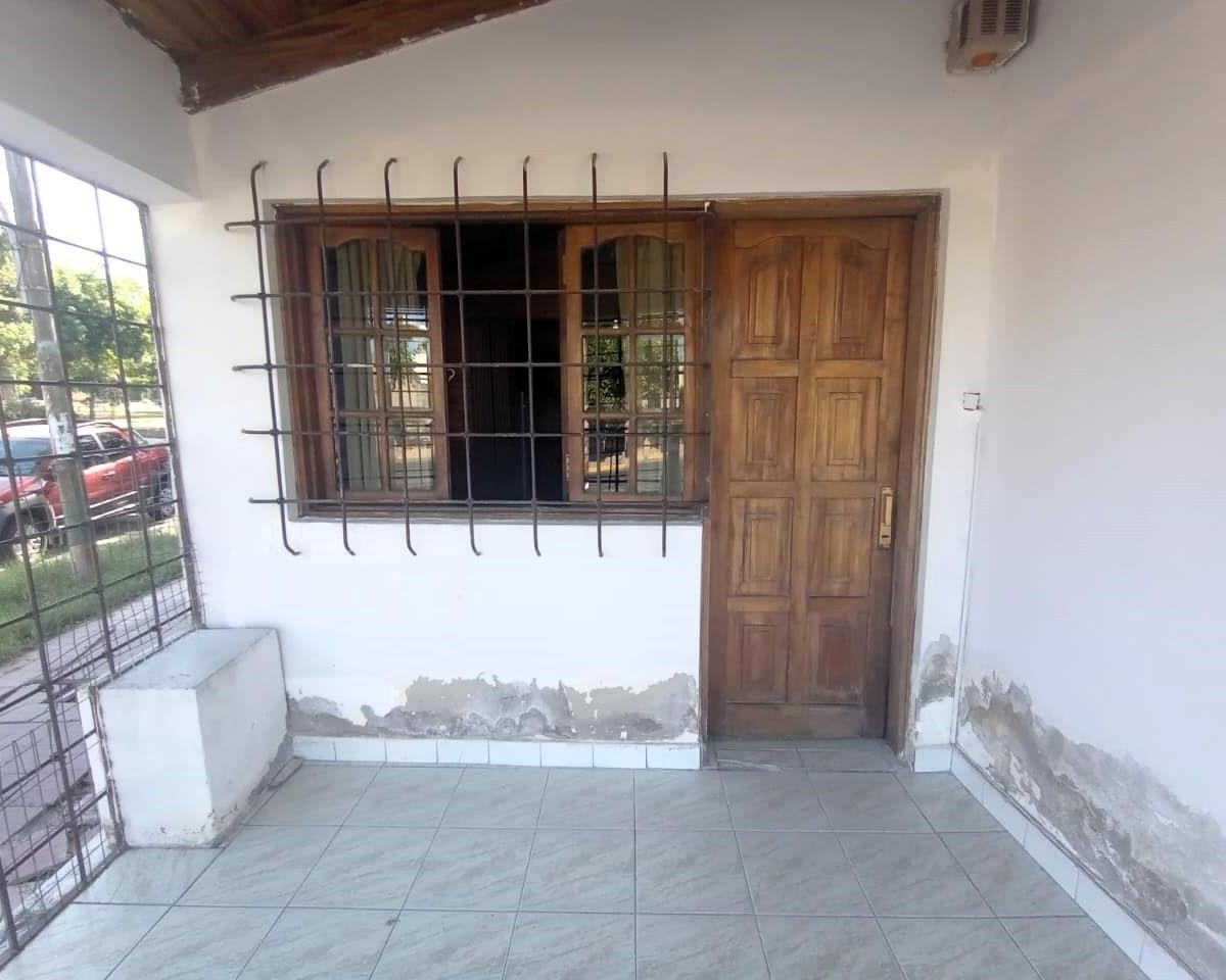 Vende Casa Esquina! Calle Correa Saa y Av Mitre, Guaymallén 3