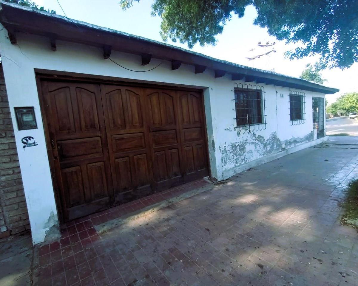 Vende Casa Esquina! Calle Correa Saa y Av Mitre, Guaymallén 2