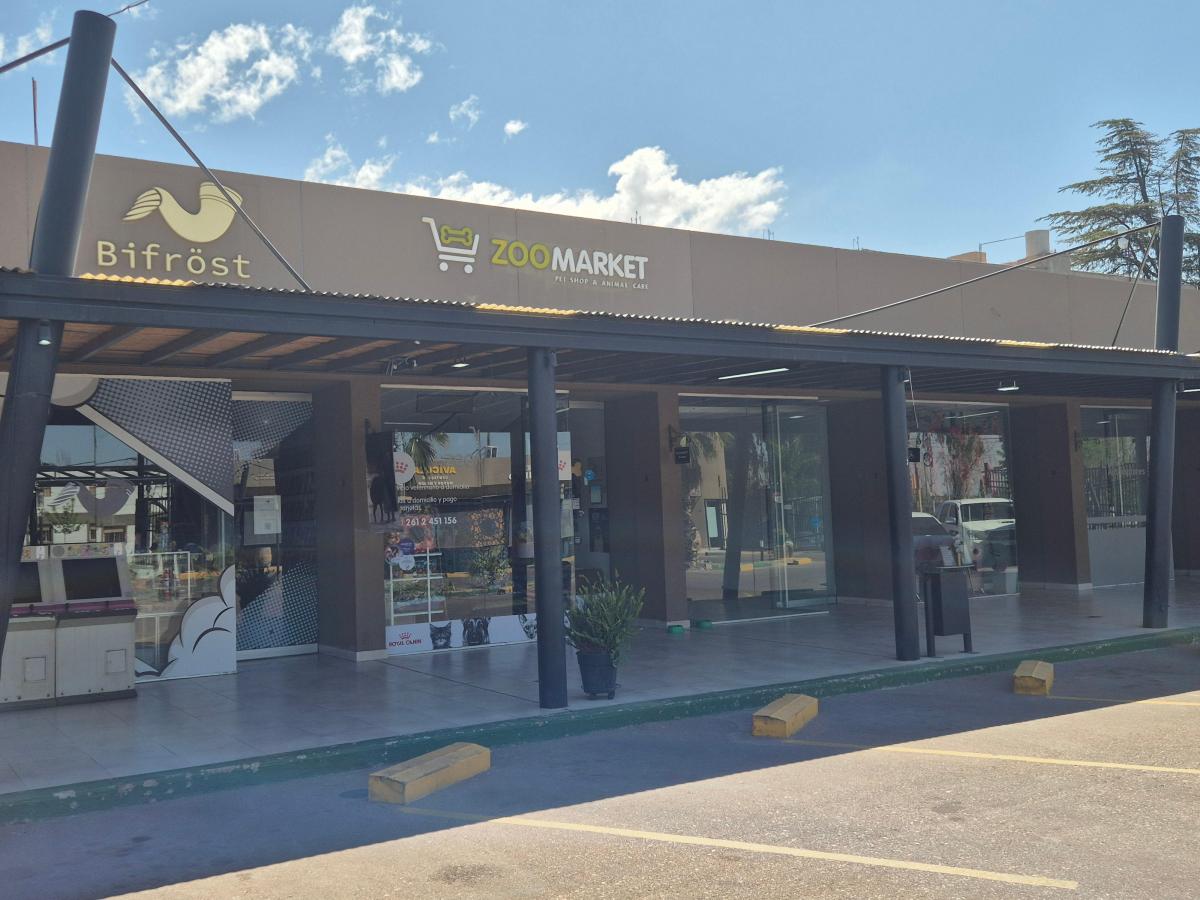 Vende Locales Comerciales - Paseo Alta Italia - Maipu 2