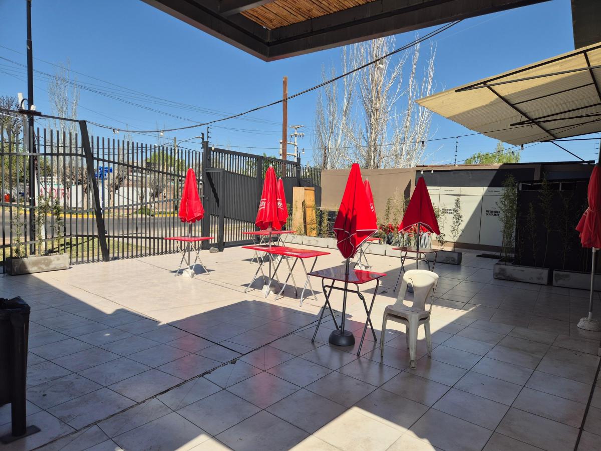 Vende Locales Comerciales - Paseo Alta Italia - Maipu 3